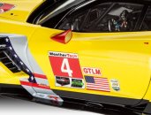 Plastikový model závodního auta Corvette C7.R